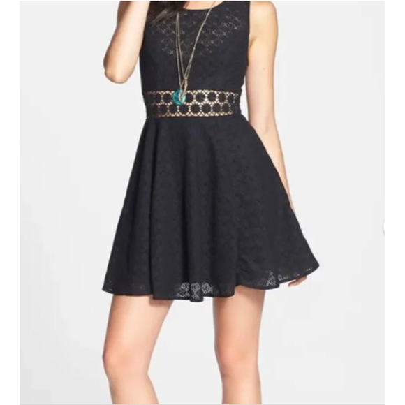 Free People Black Mini Dress Skater Boho Daisy Lace Cutout Size 0 - Picture 1 of 10